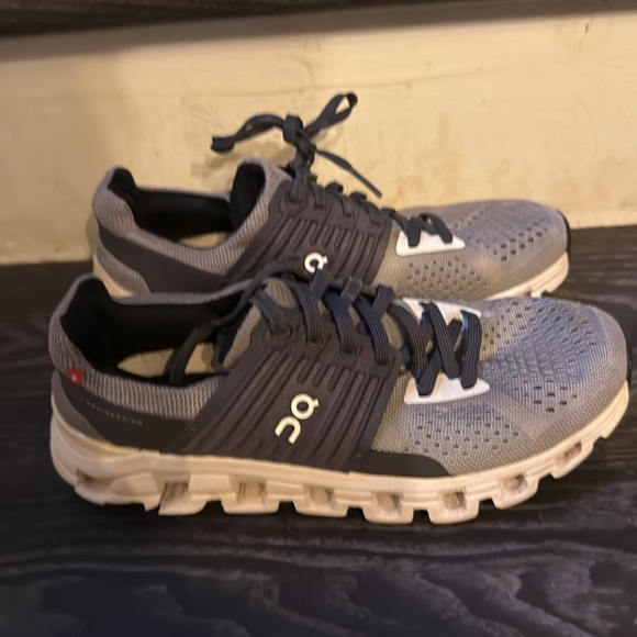 On Running Cloudswift
Alloy Eclipse Grey - Picture 2 of 5